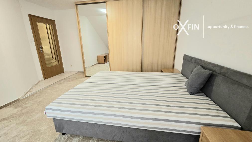 Na predaj Dvojgeneračný rodinný dom s dvomi vchodmi 2 a 5 izieb. Mozartova-Staré Mesto