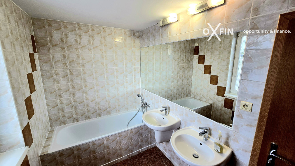 Na predaj Dvojgeneračný rodinný dom s dvomi vchodmi 2 a 5 izieb. Mozartova-Staré Mesto