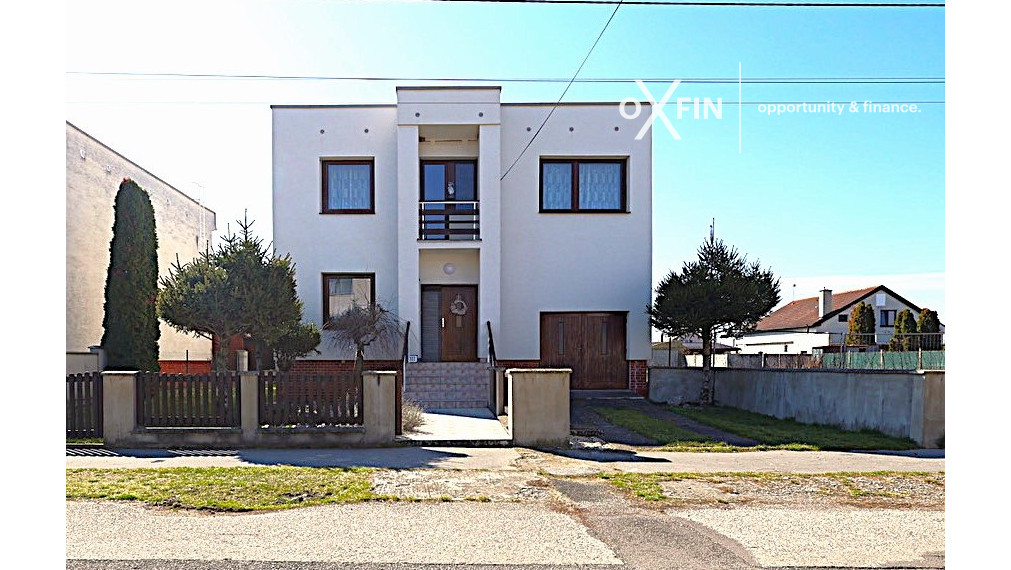 Rodinný dom vhodný na podnikanie  4 km od Piešťan.