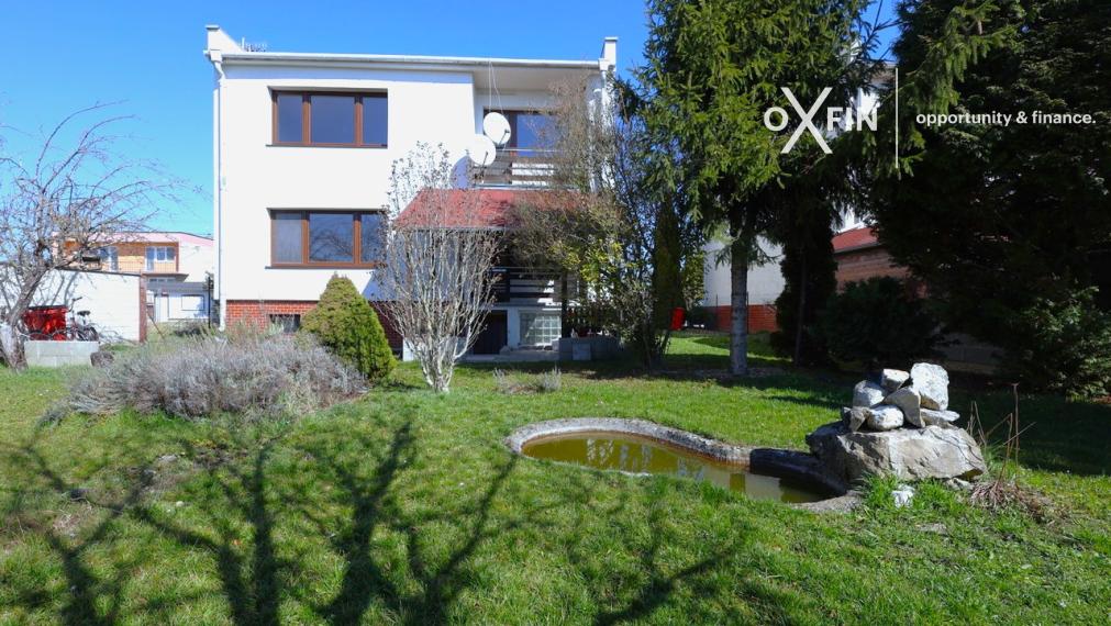 Rodinný dom vhodný na podnikanie  4 km od Piešťan.