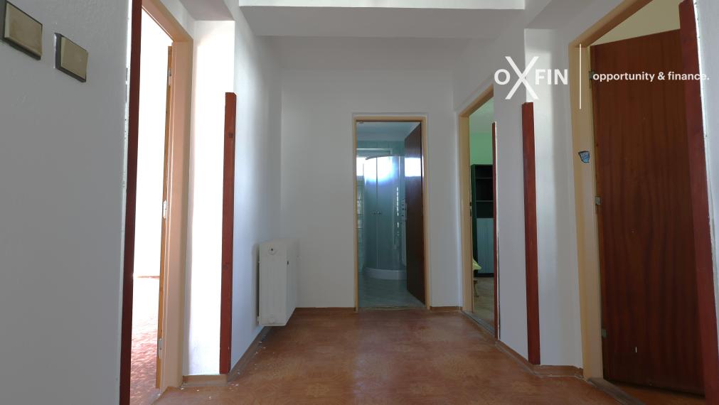 Rodinný dom vhodný na podnikanie  4 km od Piešťan.