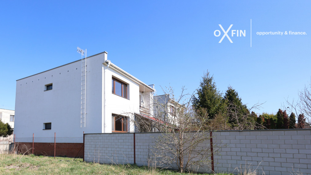 Rodinný dom vhodný na podnikanie  4 km od Piešťan.