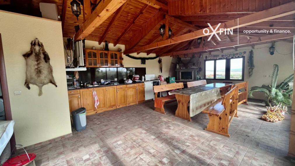 *EXKLUZÍVNE* Veľký trojposchodový dom s nádherným panoramatickým výhľadom v obci Laka