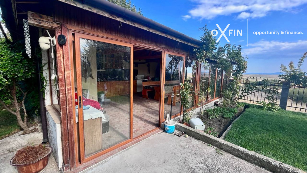 *EXKLUZÍVNE* Veľký trojposchodový dom s nádherným panoramatickým výhľadom v obci Laka