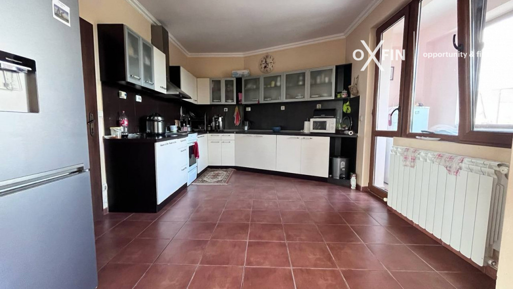 *EXKLUZÍVNE* Veľký trojposchodový dom s nádherným panoramatickým výhľadom v obci Laka