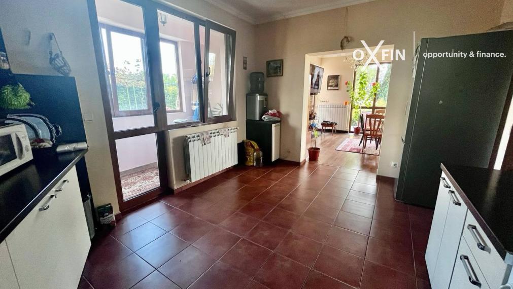 *EXKLUZÍVNE* Veľký trojposchodový dom s nádherným panoramatickým výhľadom v obci Laka