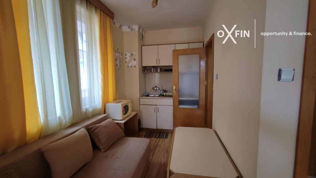 *EXKLUZÍVNE* Priestranný a zariadený 2-izbový byt v bytovom dome v centrálnej časti Sozopolu