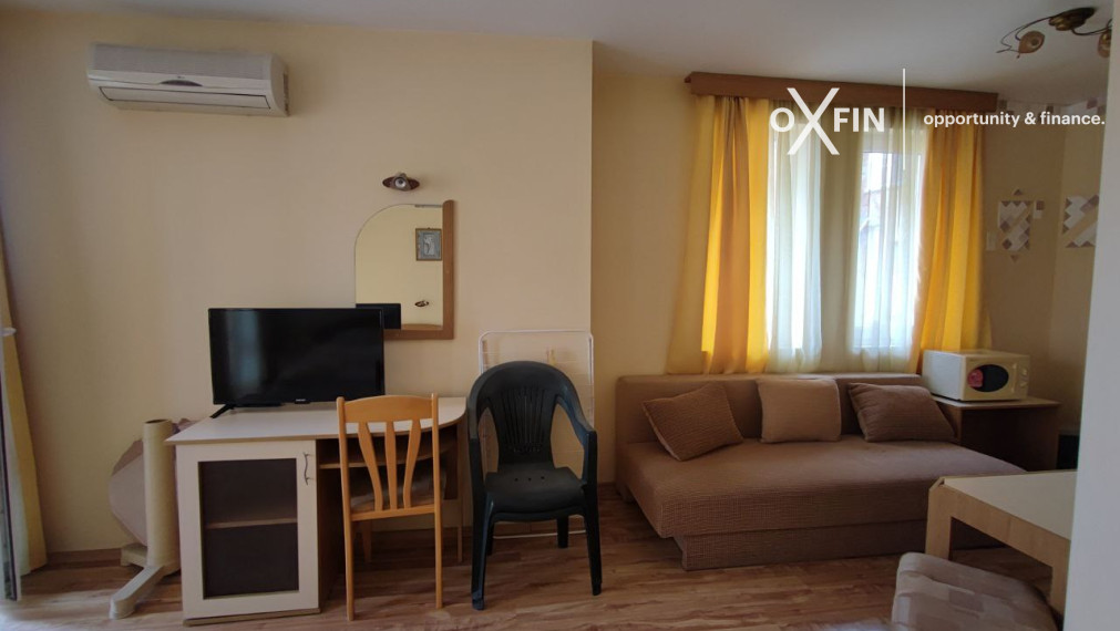 *EXKLUZÍVNE* Priestranný a zariadený 2-izbový byt v bytovom dome v centrálnej časti Sozopolu