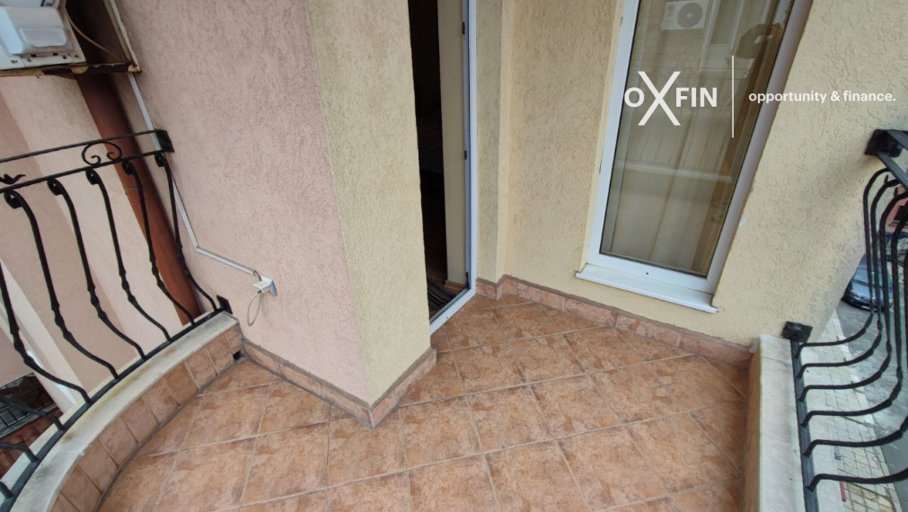 *EXKLUZÍVNE* Priestranný a zariadený 2-izbový byt v bytovom dome v centrálnej časti Sozopolu