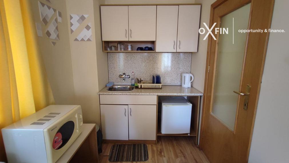 *EXKLUZÍVNE* Priestranný a zariadený 2-izbový byt v bytovom dome v centrálnej časti Sozopolu