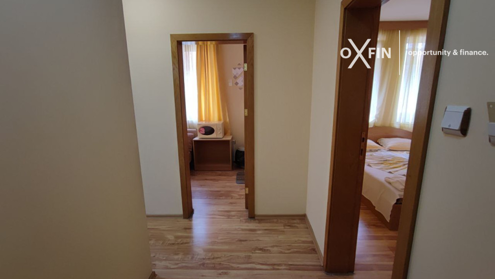 *EXKLUZÍVNE* Priestranný a zariadený 2-izbový byt v bytovom dome v centrálnej časti Sozopolu