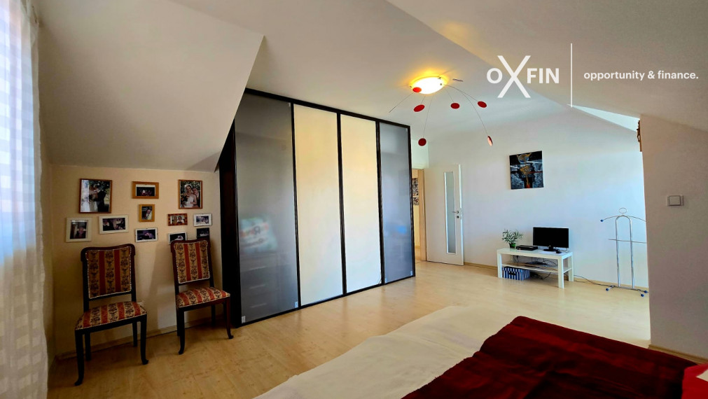 REZERVOVANÉ. 5 izbový rodinný dom Chorvátsky Grob s garážou, bazénom, krbom.