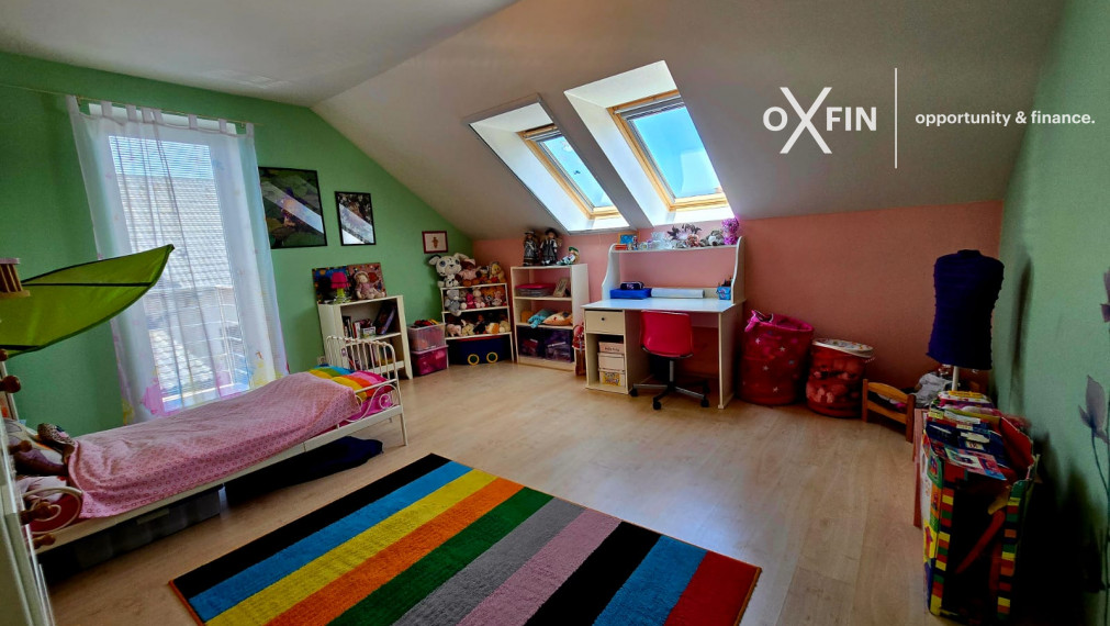 REZERVOVANÉ. 5 izbový rodinný dom Chorvátsky Grob s garážou, bazénom, krbom.