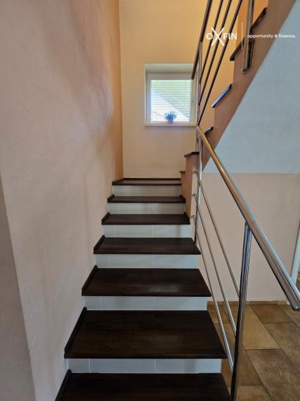 REZERVOVANÉ. 5 izbový rodinný dom Chorvátsky Grob s garážou, bazénom, krbom.