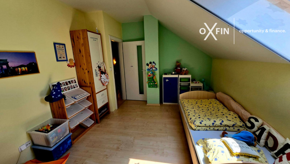 REZERVOVANÉ. 5 izbový rodinný dom Chorvátsky Grob s garážou, bazénom, krbom.