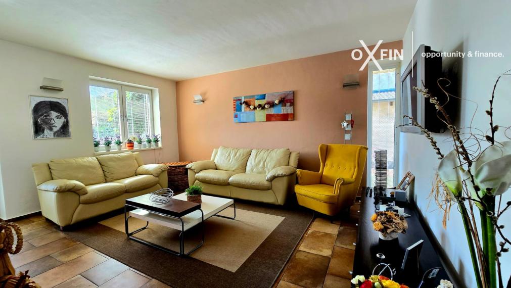 REZERVOVANÉ. 5 izbový rodinný dom Chorvátsky Grob s garážou, bazénom, krbom.