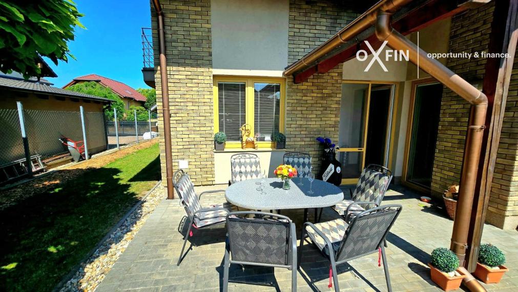 REZERVOVANÉ. 5 izbový rodinný dom Chorvátsky Grob s garážou, bazénom, krbom.