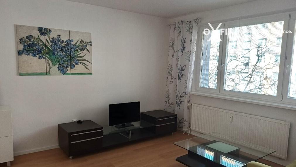 Prenájom 3-izbového bytu Beniakova - Bratislava, Dlhé Diely